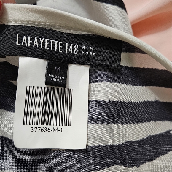 LAFAYETTE 148 Newyork 100% silk Shari ShortSleeve Zebra-Print Top Black/White. M - Picture 5 of 16